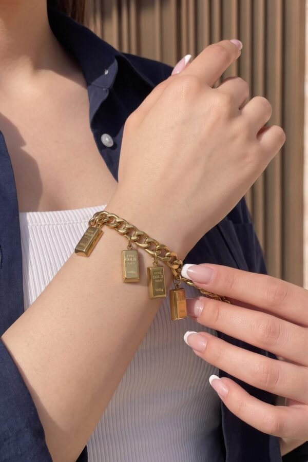 Golden Geometric Links