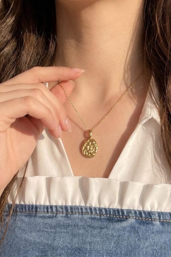 Petite Heritage Coin