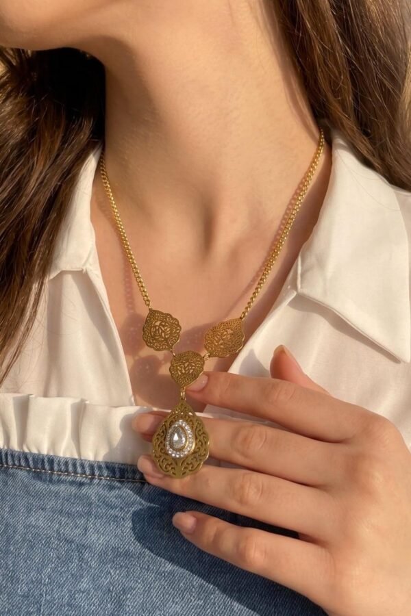Ivory Teardrop Statement